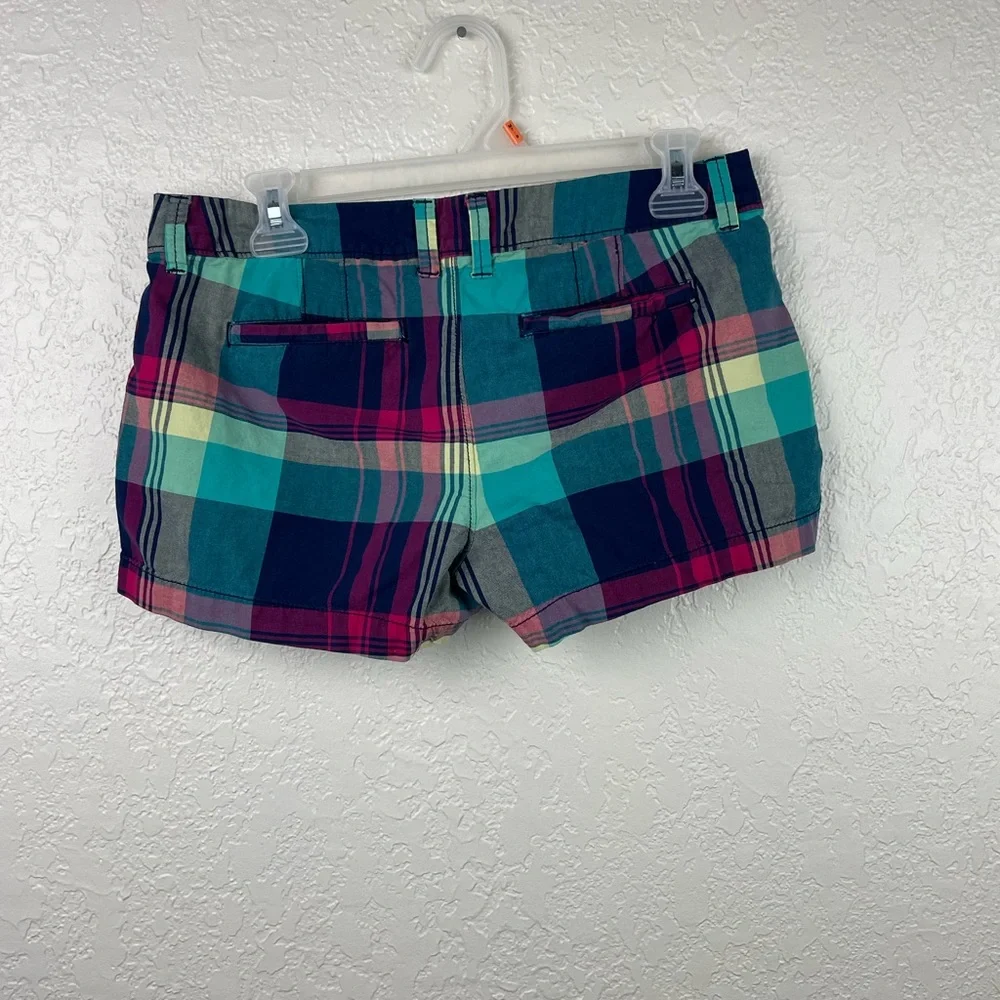 Old navy colorful plaid cotton shorts - Picture 2 of 6